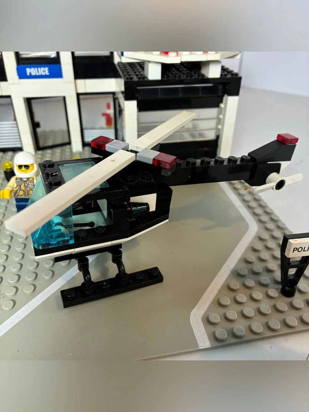 LEGO Police Command Base (6386) 90%Complete Instructions Base No Box